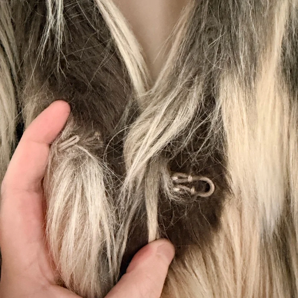 FREE SHIPPING Faux Fur Vest with Black, White, Tan, Gray Pattern - Picture 5 of 7